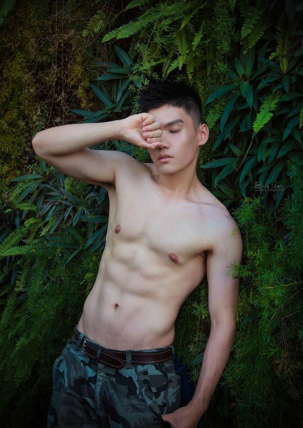 PHOTO-SET-BLUE-MAN-64---A-ZHEN-ONE-YEAR-LATER